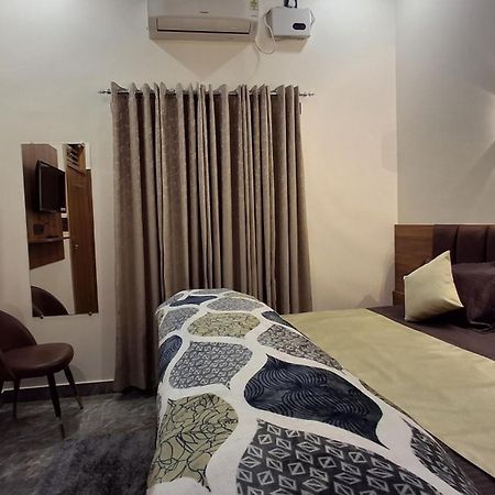 Shri Harihar Dham Hotell Mathura Eksteriør bilde