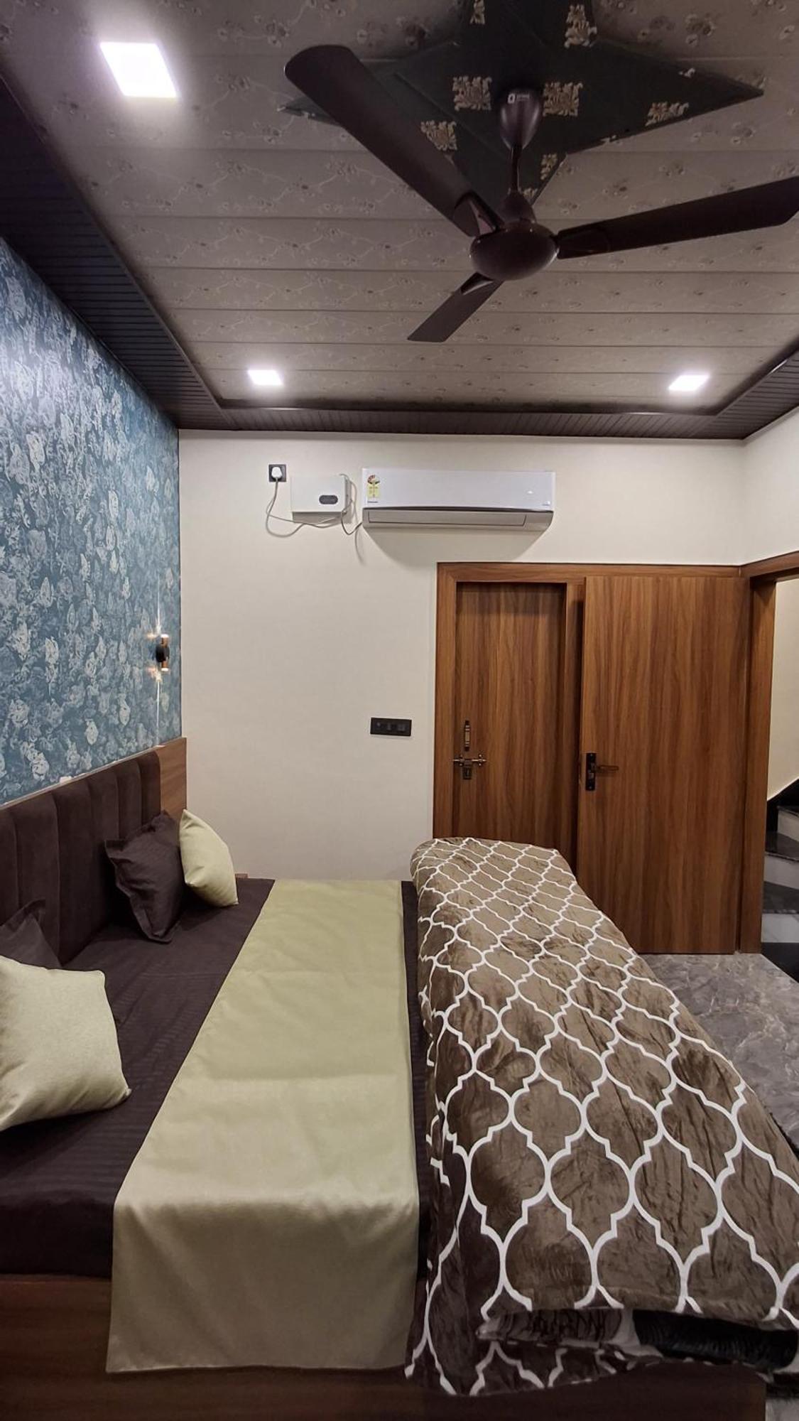 Shri Harihar Dham Hotell Mathura Eksteriør bilde